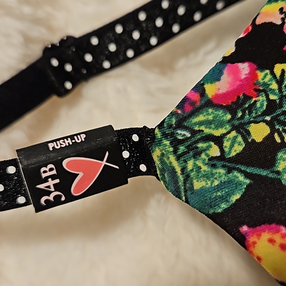 NWT Victoria's Secret push up - Picture 3 of 5